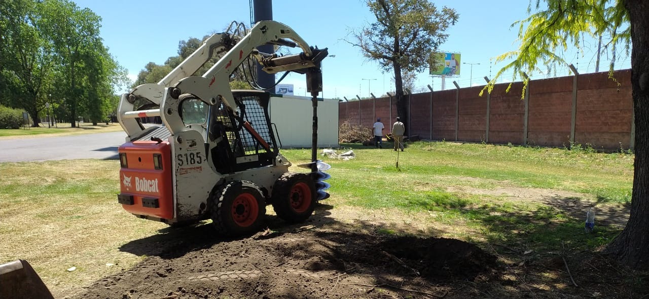 Pilotinera y Motoniveladora